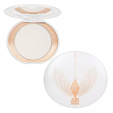 Компактная пудра Charlotte Tilbury Airbrush Brightening (тон Fair - Medium) Компактная пудра Charlotte Tilbury Airbrush Brightening (тон Fair - Medium)